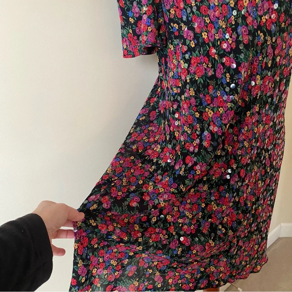 Liz Claiborne floral flowy dress with clear sequins Size 8 - Picture 2 of 10